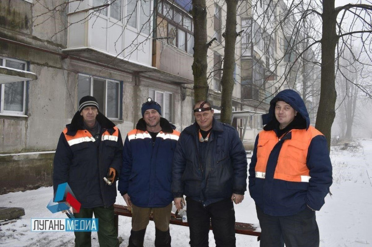 Калужские коммунальщики продолжают аварийно-восстановительные работы в Луганской Народной Республике. Калужские коммунальщики продолжают аварийно-восстановительные работы в Луганской Народной Республике.